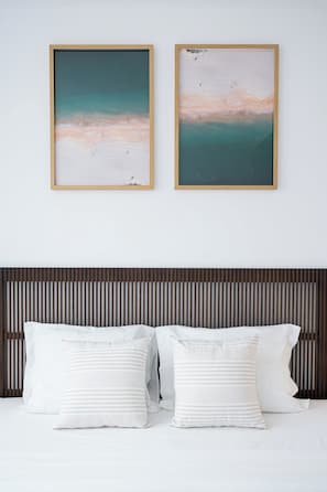 Room - Ceuta Apartment | Charming Balcony Overlooking Porto's Rooftops   (Porto)