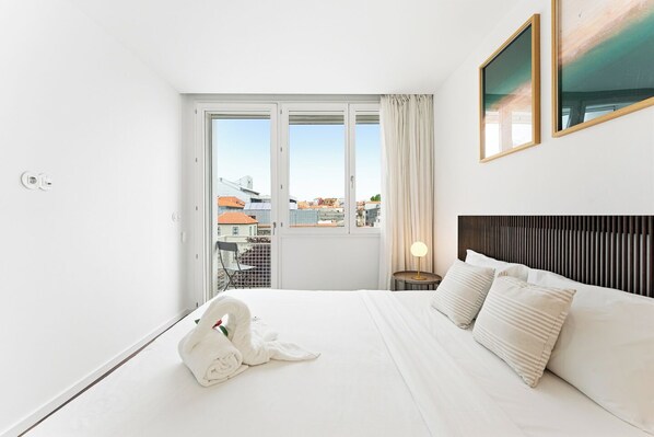 1 bedroom, iron/ironing board, free WiFi, bed sheets - Ceuta Flat | Charming Balcony Over Porto Rooftops (Porto)