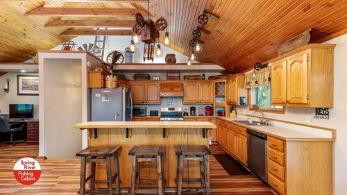 Incredible Wooden Cabin with Fire Pit in Miami, Oklahoma