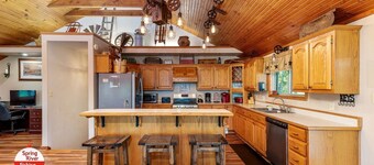 Incredible Wooden Cabin with Fire Pit in Miami, Oklahoma