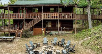 Incredible Wooden Cabin with Fire Pit in Miami, Oklahoma