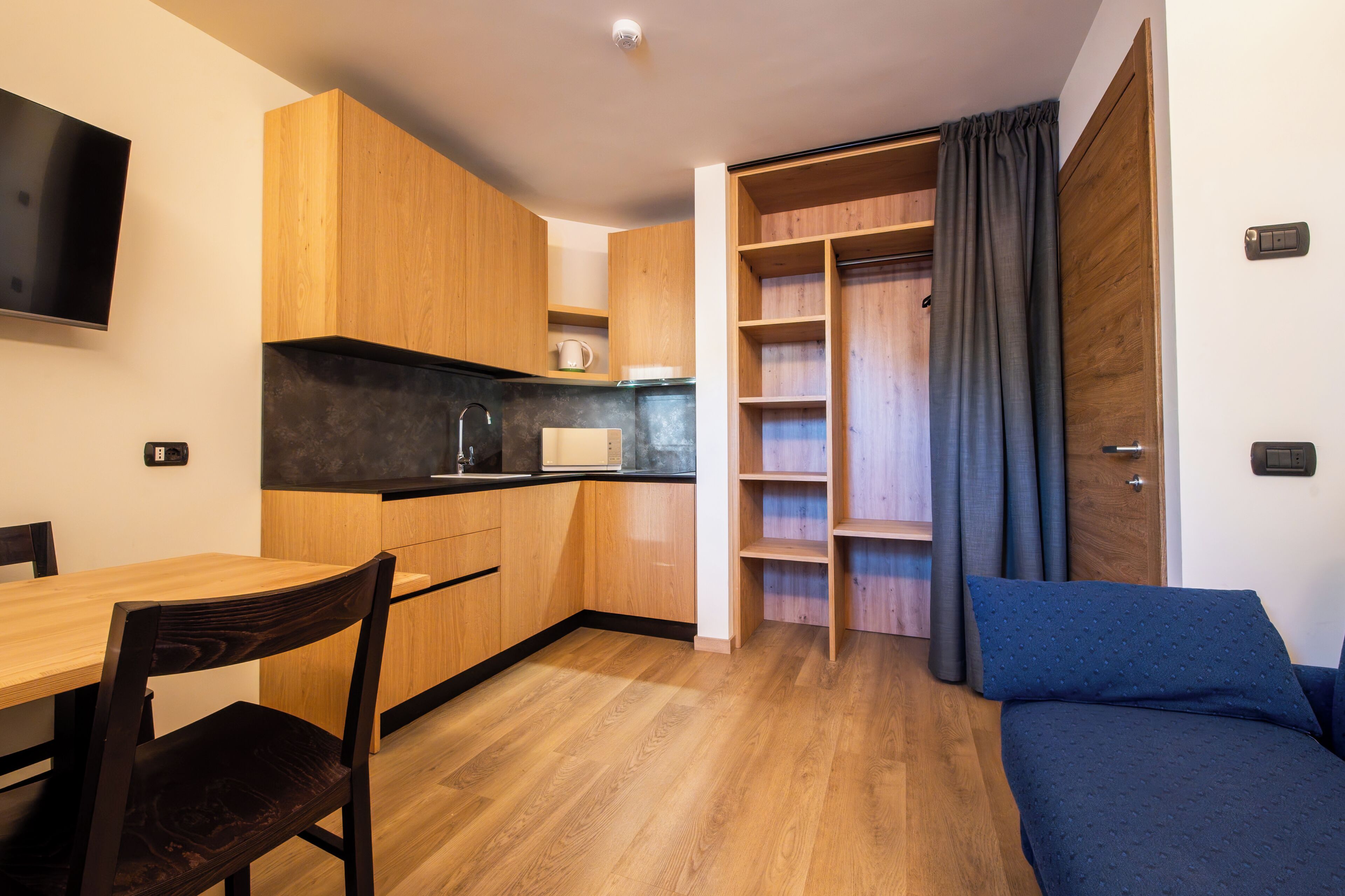 Apartment, 2 Bedrooms, Mountain View | Private kitchen