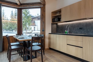Deluxe Apartment, 2 Bedrooms | Private kitchen | Fridge, microwave, stovetop, coffee/tea maker - Chalet Layla by Original Galli (Livigno)