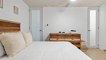 2 bedrooms, iron/ironing board, travel cot, free WiFi