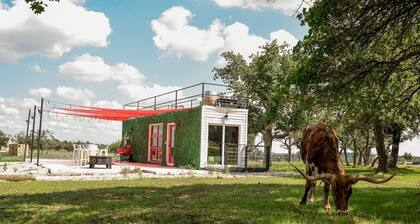 Wonderful Secluded Container in Fredericksburg, Texas