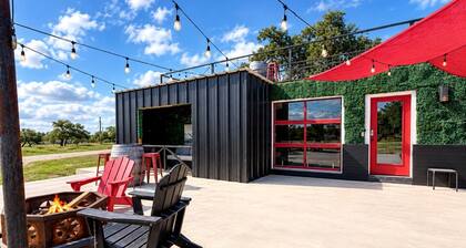Wonderful Secluded Container in Fredericksburg, Texas