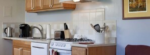 Coffee/tea maker, fridge, microwave, oven - Perfect Couples' Getaway at Cozy Bed and Breakfast in Warren, Vermont (Warren)
