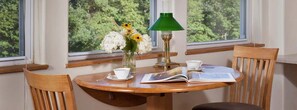 Dining - Perfect Couples' Getaway at Cozy Bed and Breakfast in Warren, Vermont (Warren)