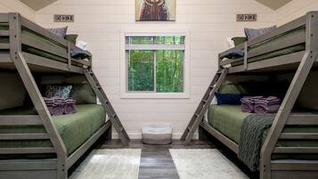Desk, WiFi, bed sheets, wheelchair access