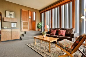 Interior - Seaside Cabin Rental with Hot Tub Perfect for Glamping in Northern California (Dillon Beach)