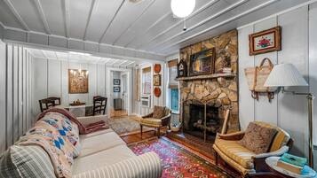 TV, fireplace, DVD player