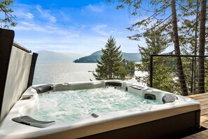 Bain à remous extérieur