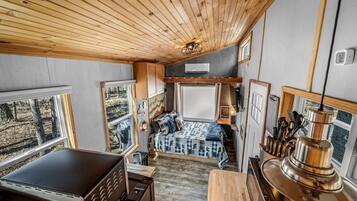 2 slaapkamers, een bureau, wifi, beddengoed