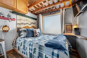 2 bedrooms, desk, WiFi, bed sheets - Relaxing Tiny House Surrounded by Trees for a Peaceful Escape in Nature in Mentone, Alabama (Mentone)