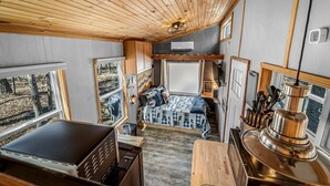 Unclassified image, 4 of 36, button - Relaxing Tiny House Surrounded by Trees for a Peaceful Escape in Nature in Mentone, Alabama (Mentone)
