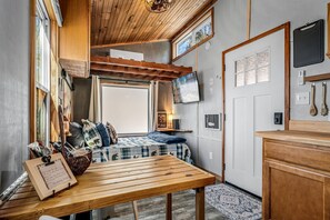Interior - Relaxing Tiny House Surrounded by Trees for a Peaceful Escape in Nature in Mentone, Alabama (Mentone)