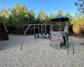 Children’s area - Amazing Cabin Surrounded by Trees in Broken Bow, Oklahoma (Broken Bow)