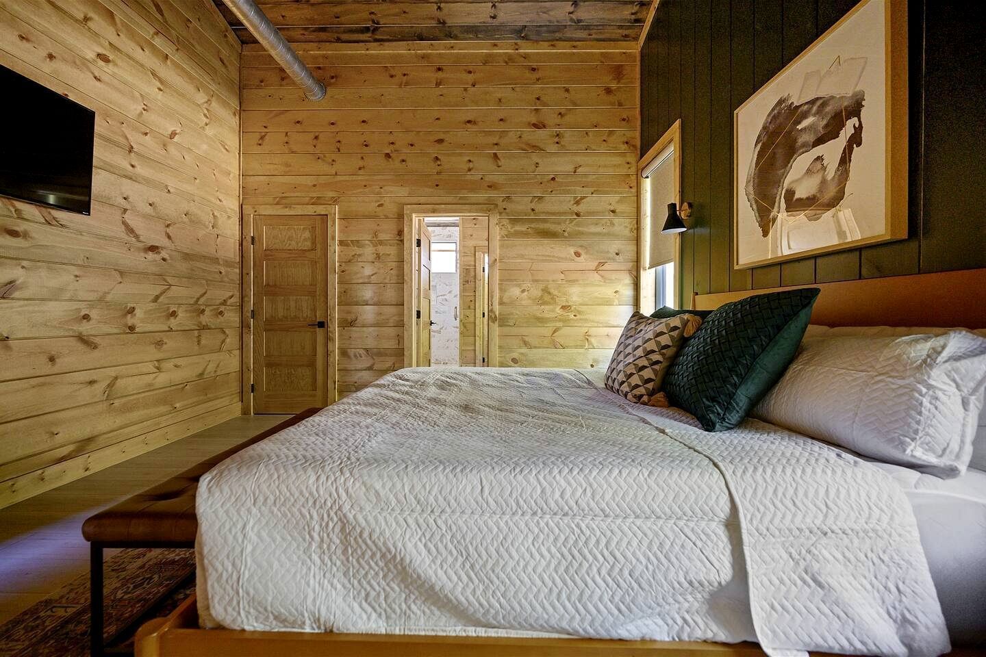 4 bedrooms, WiFi, bed sheets