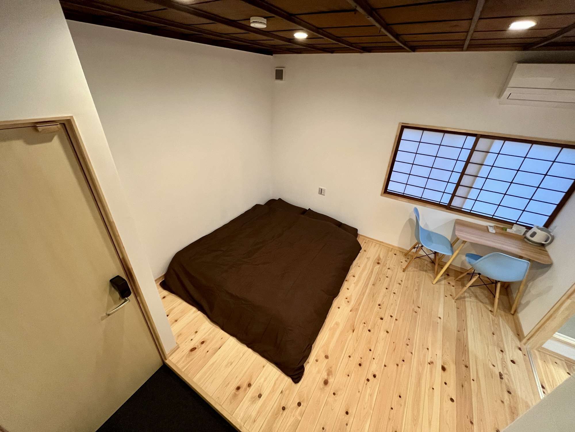 1 室のベッドルーム、WiFi