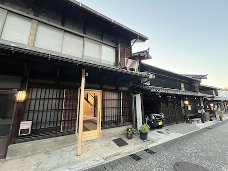 Exterior. Old-style inn Hinataya Double room