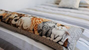 2 bedrooms, WiFi, bed sheets, wheelchair access