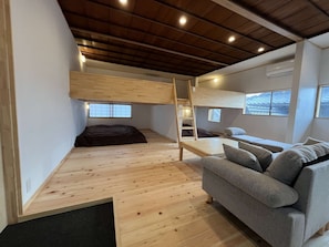 1 bedroom, desk, WiFi, bed sheets