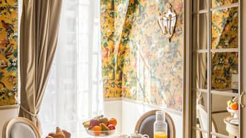 Daily local cuisine breakfast for a fee