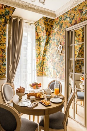 每日供应当地美食早餐（需付费）