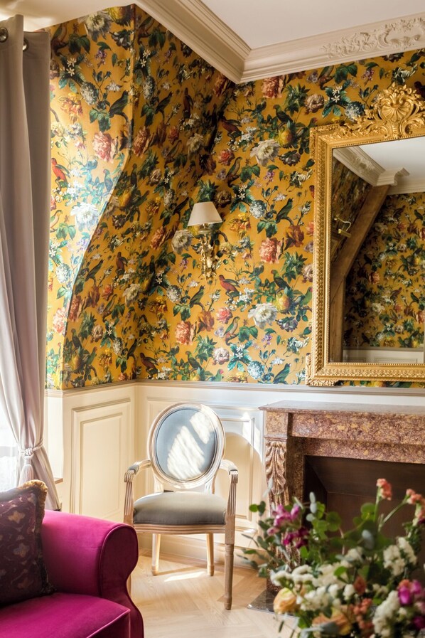 Appartement | Woonruimte | Een 43-inch smart-tv met kabelzenders, Netflix en streamingdiensten