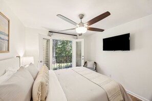 2 bedrooms, free WiFi, bed sheets - New Listing: 2/2 Blocks from Beach, Near Mayo (Sawgrass)