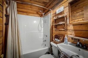 Haartrockner, Handtücher, Toilettenpapier
