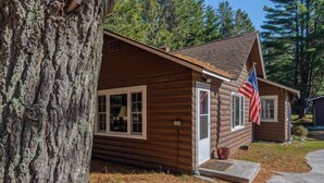Exterior - Stepaway Vacation Rentals-Sayner at It's finest! (Sayner)