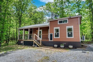 Exterior - Peaceful Secluded Cabin with Hot Tub and Fantastic Views of the Surrounding Woods in Mentone, Alabama (Mentone)