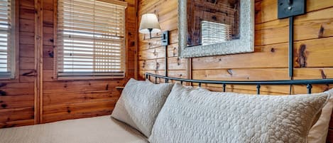1 bedroom, desk, iron/ironing board, WiFi