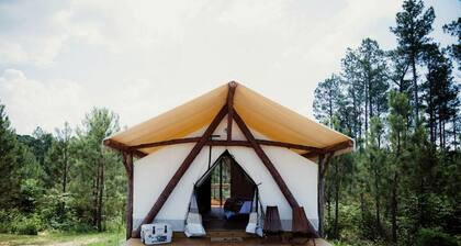Deluxe Safari Tent with Indoor Jacuzzi in Kentucky