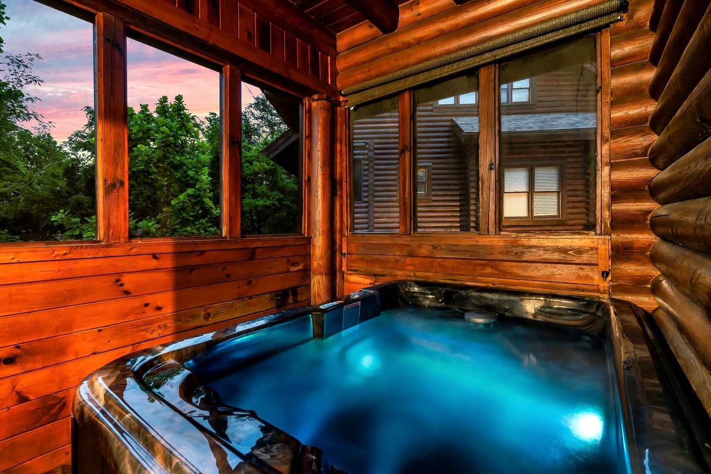 Indoor spa tub