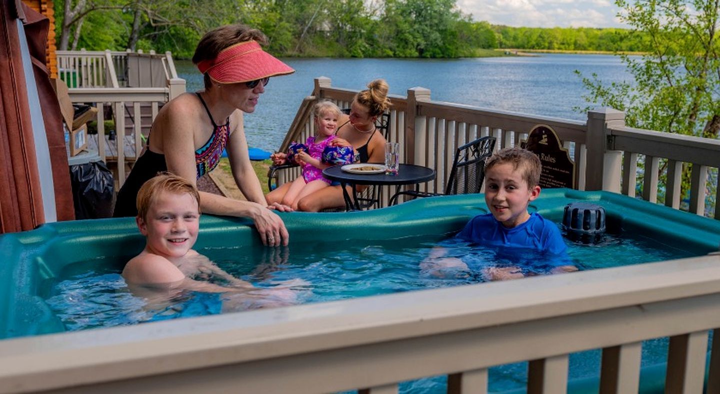 Outdoor spa tub