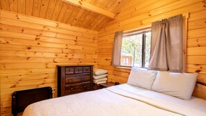 Unclassified image, 4 of 11, button - Cozy Cabin with Hot Tub and Beautiful Views of Cool Springs Lake for an Unforgettable Experience in Virginia (Spotsylvania)
