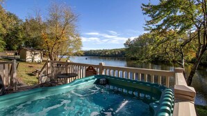 Unclassified image, 2 of 11, button - Cozy Cabin with Hot Tub and Beautiful Views of Cool Springs Lake for an Unforgettable Experience in Virginia (Spotsylvania)