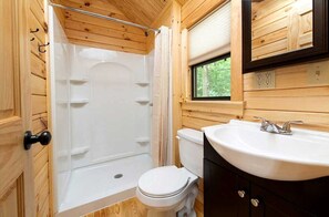 Bathroom - Cozy Cabin with Hot Tub and Beautiful Views of Cool Springs Lake for an Unforgettable Experience in Virginia (Spotsylvania)