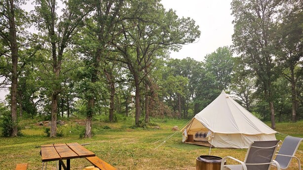Outdoor dining - Secluded Waterfront Bell Tent with Picnic Space in Saint Croix Falls, Wisconsin (Saint Croix Falls)