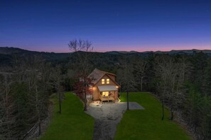 Exterior - King Bear Cabin - Sensational near Blue Ridge, Turtletown, TN (Turtletown)