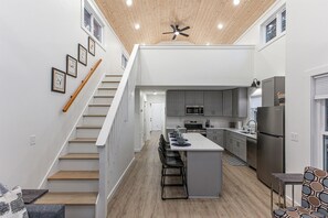 Refrigerador, microondas, parrilla de estufa y lavavajillas 