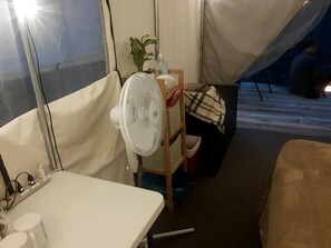 1 غرفة نوم وواي فاي وملاءات أسرّة