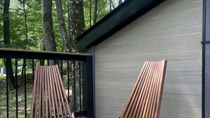 Terrace/patio - Rural Cabin with Little Private Deck and Fire Pit in Pennsylvania (Benton)