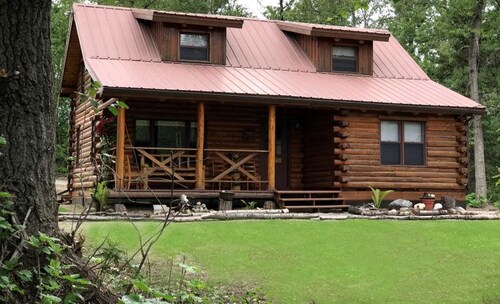 Stunning Log Cabin Rental with Amazing Views of Pioneer Peak near Anchorage, Alaska