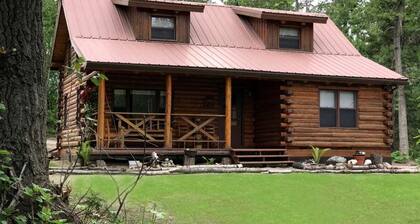 Stunning Log Cabin Rental with Amazing Views of Pioneer Peak near Anchorage, Alaska