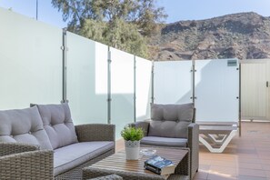Terrace/patio - Vacation Studio 'Vv Ancla' with Mountain View, Wi-Fi and Air Conditioning (Puerto de Mogán)