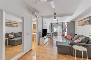 TV - Vacation Studio 'Vv Ancla' with Mountain View, Wi-Fi and Air Conditioning (Puerto de Mogán)