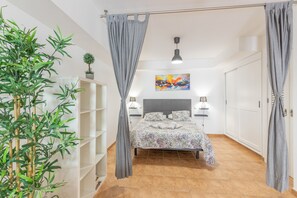 Bügeleisen/Bügelbrett, WLAN, Bettwäsche